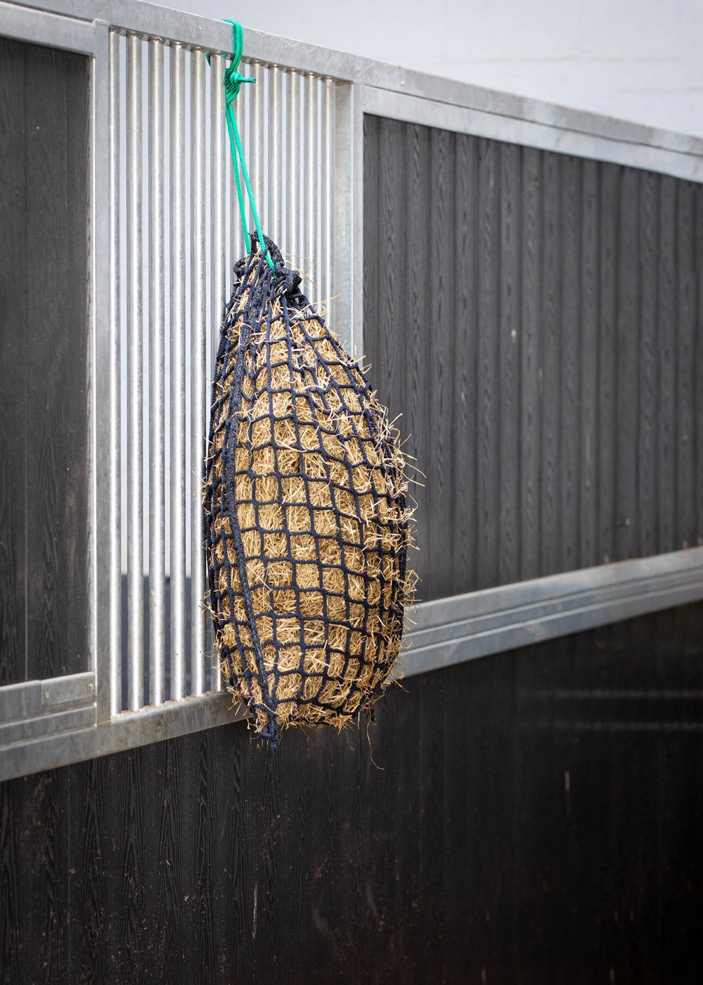 slowfeeder paarden hooinet kleine maas