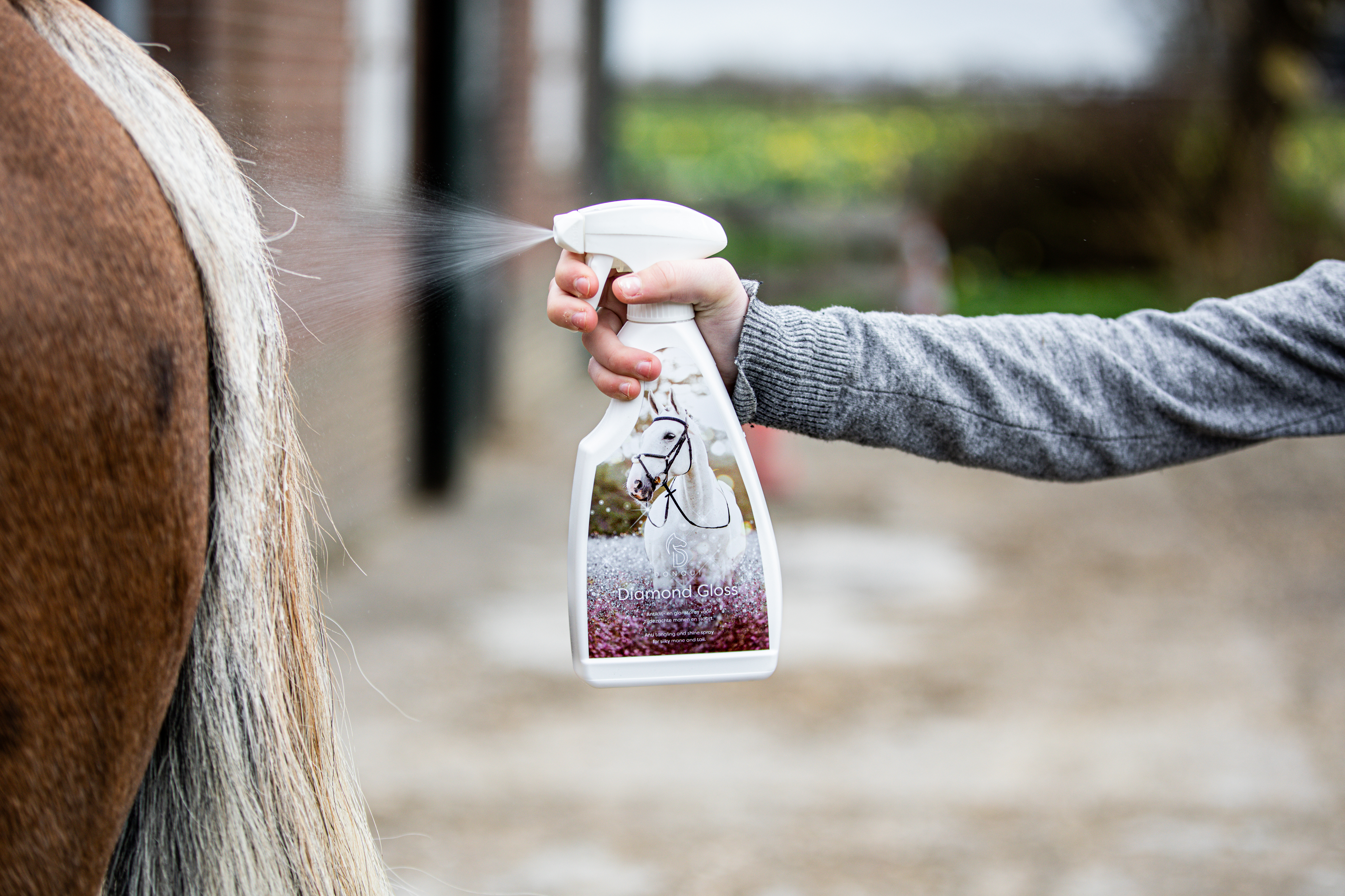 Anti klit glans spray voor paarden